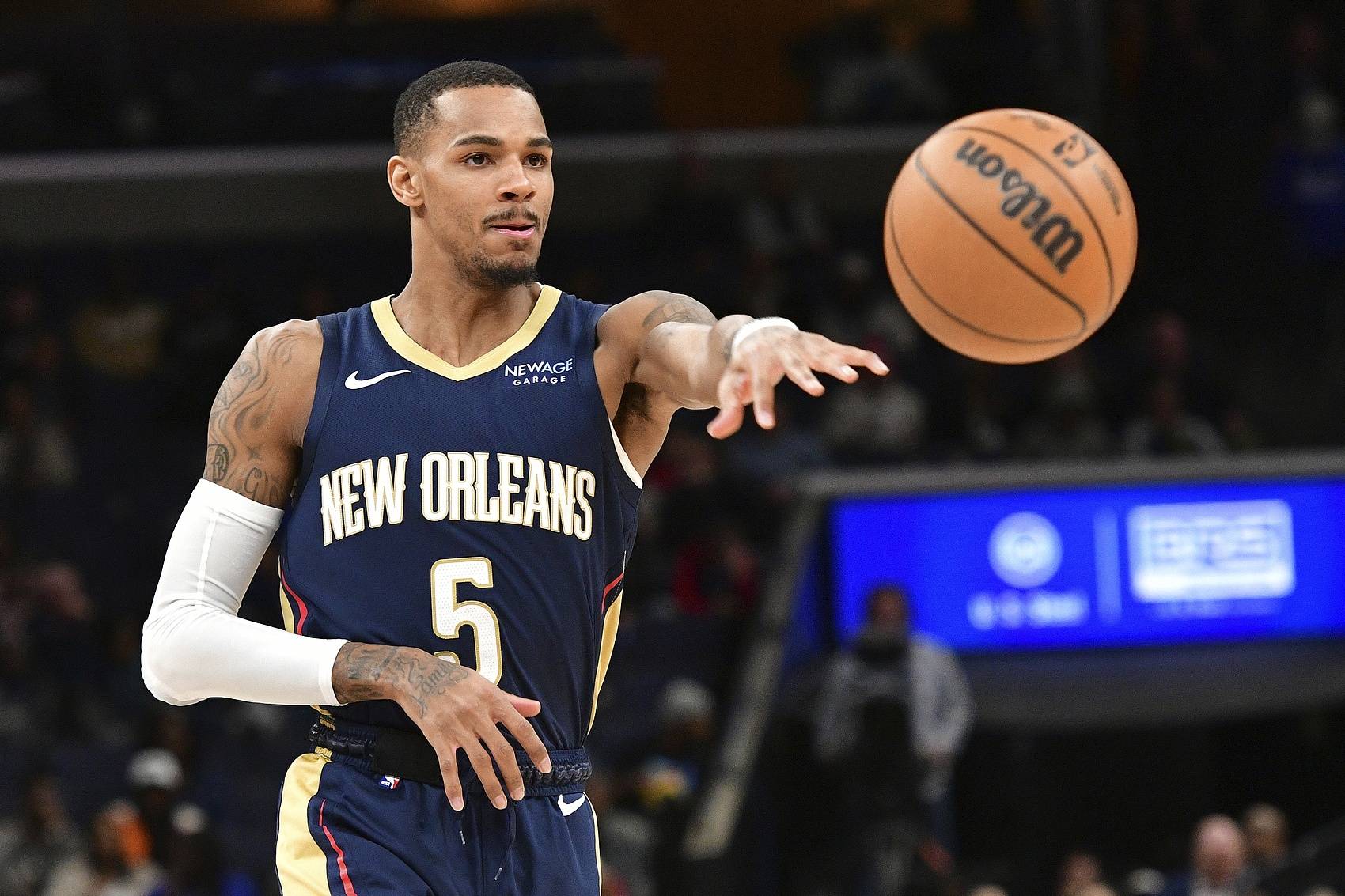 通过中场球 通过中场球