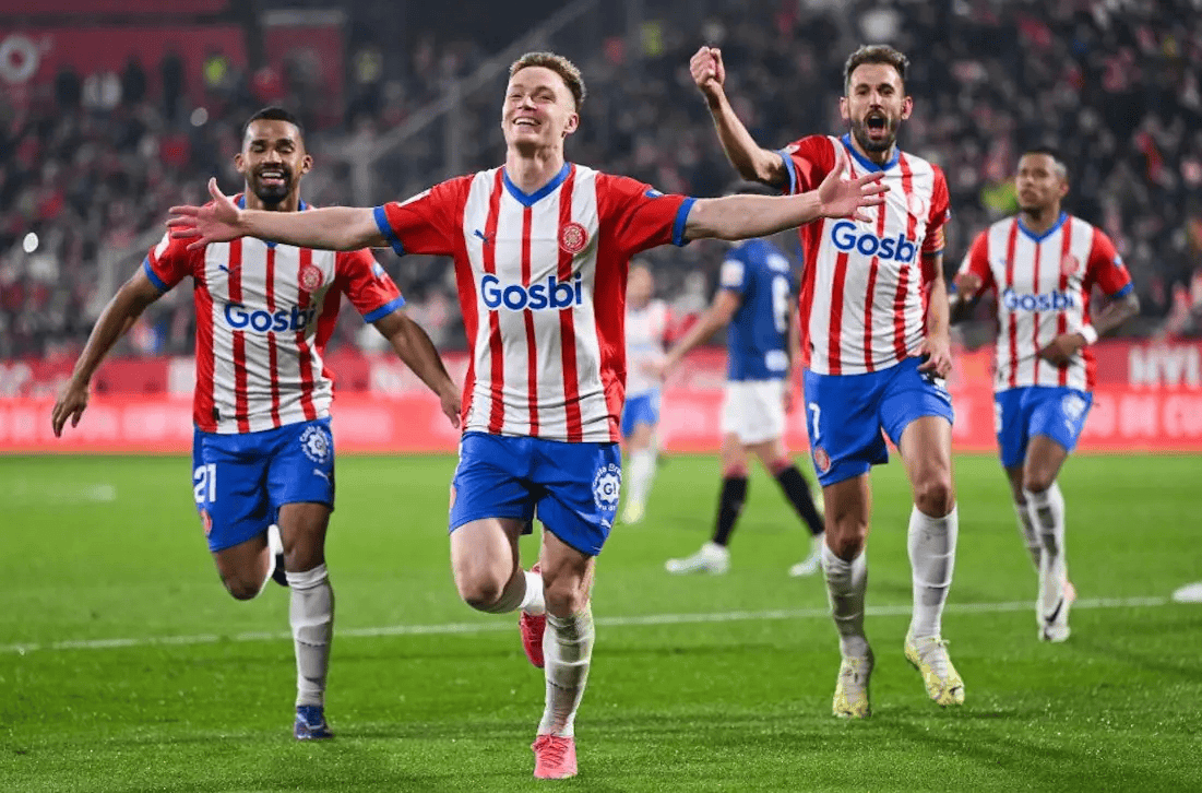 配合草皮上 配合草皮上